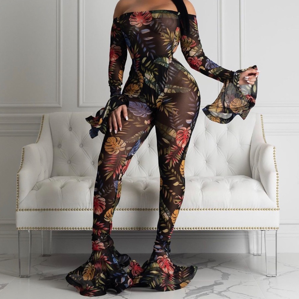Sexy 2 piece set.